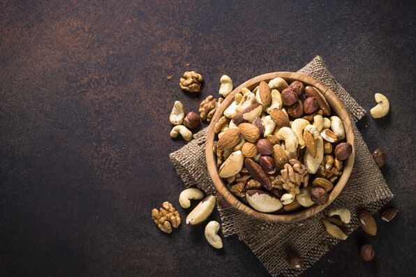 Asortiman orašastih plodova u muškoj prehrani učinkovito će povećati potenciju